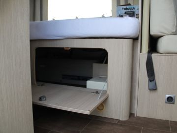 Bürstner BUT569 Nexxo T569 | Vast Bed | Kleine Camper| Elektrische Trap| Douche| Frans Bed